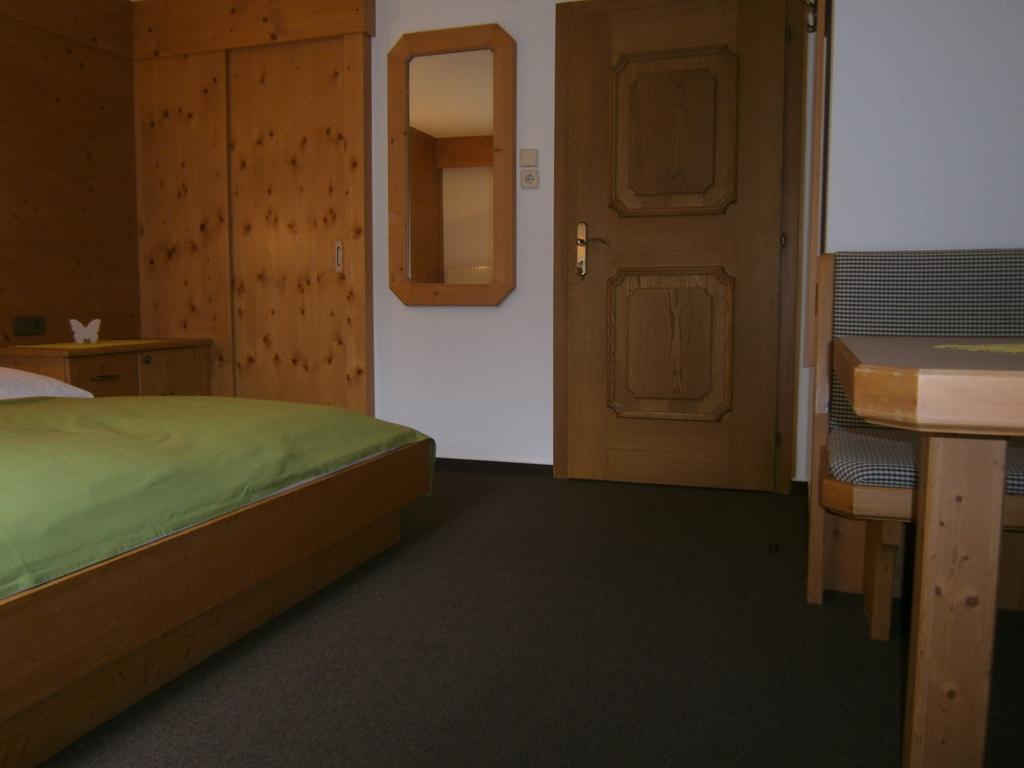 Haus Wiesenheim Fw Oetztal レンゲンフェルト エクステリア 写真
