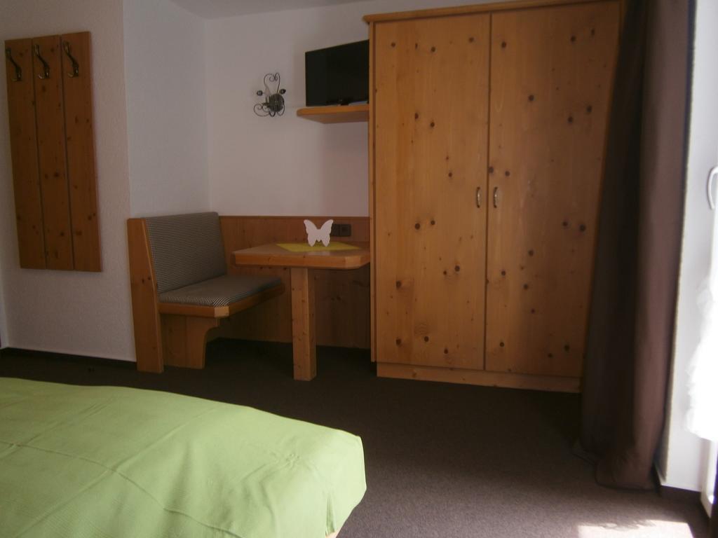 Haus Wiesenheim Fw Oetztal レンゲンフェルト エクステリア 写真