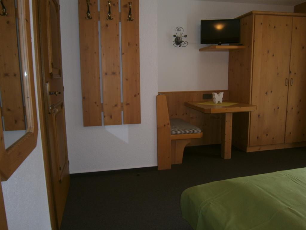 Haus Wiesenheim Fw Oetztal レンゲンフェルト エクステリア 写真