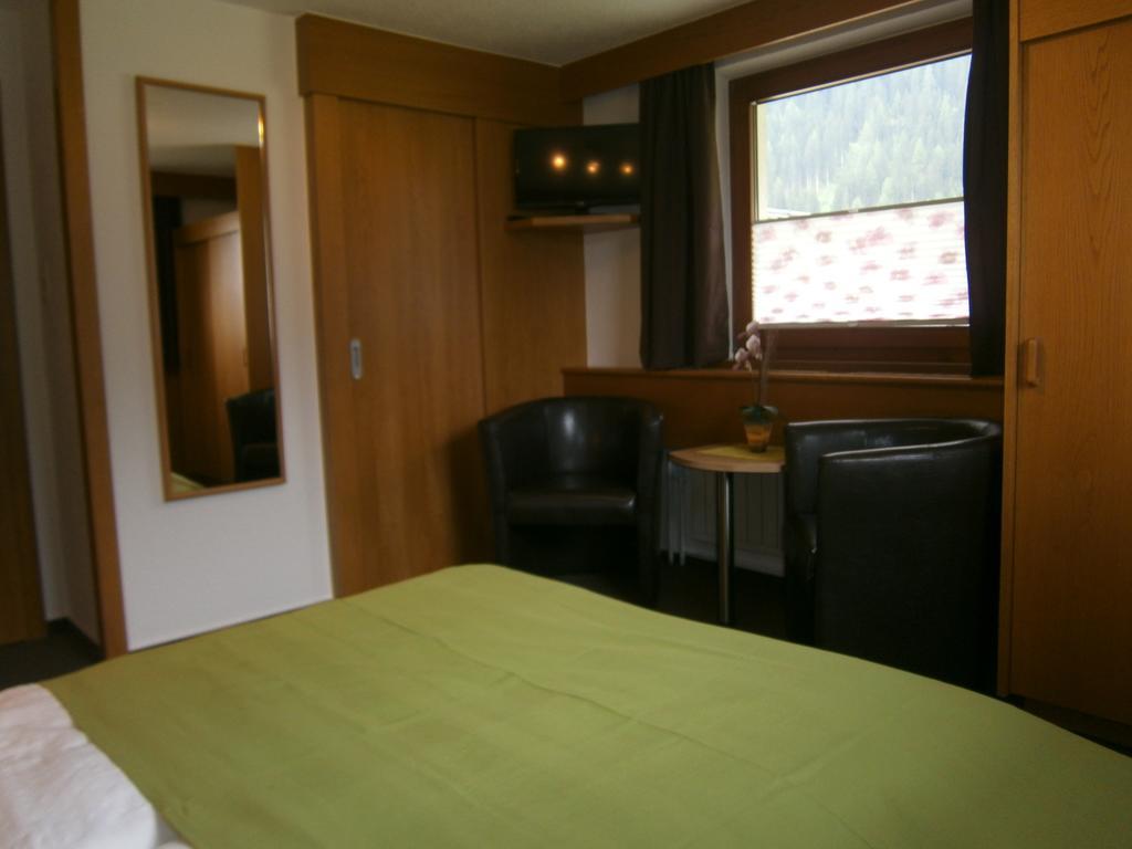 Haus Wiesenheim Fw Oetztal レンゲンフェルト エクステリア 写真